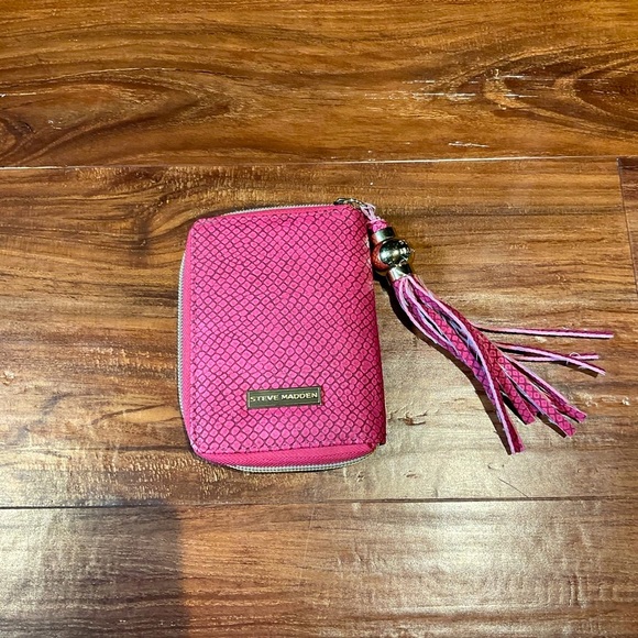 Steve Madden wallet - Picture 1 of 3